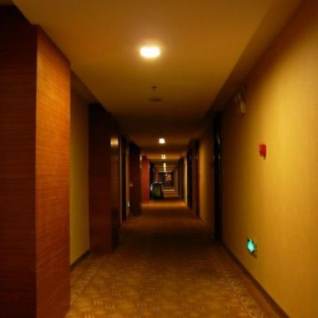 Super 8 By Wyndham Urumqi Mei Hao Esterno foto